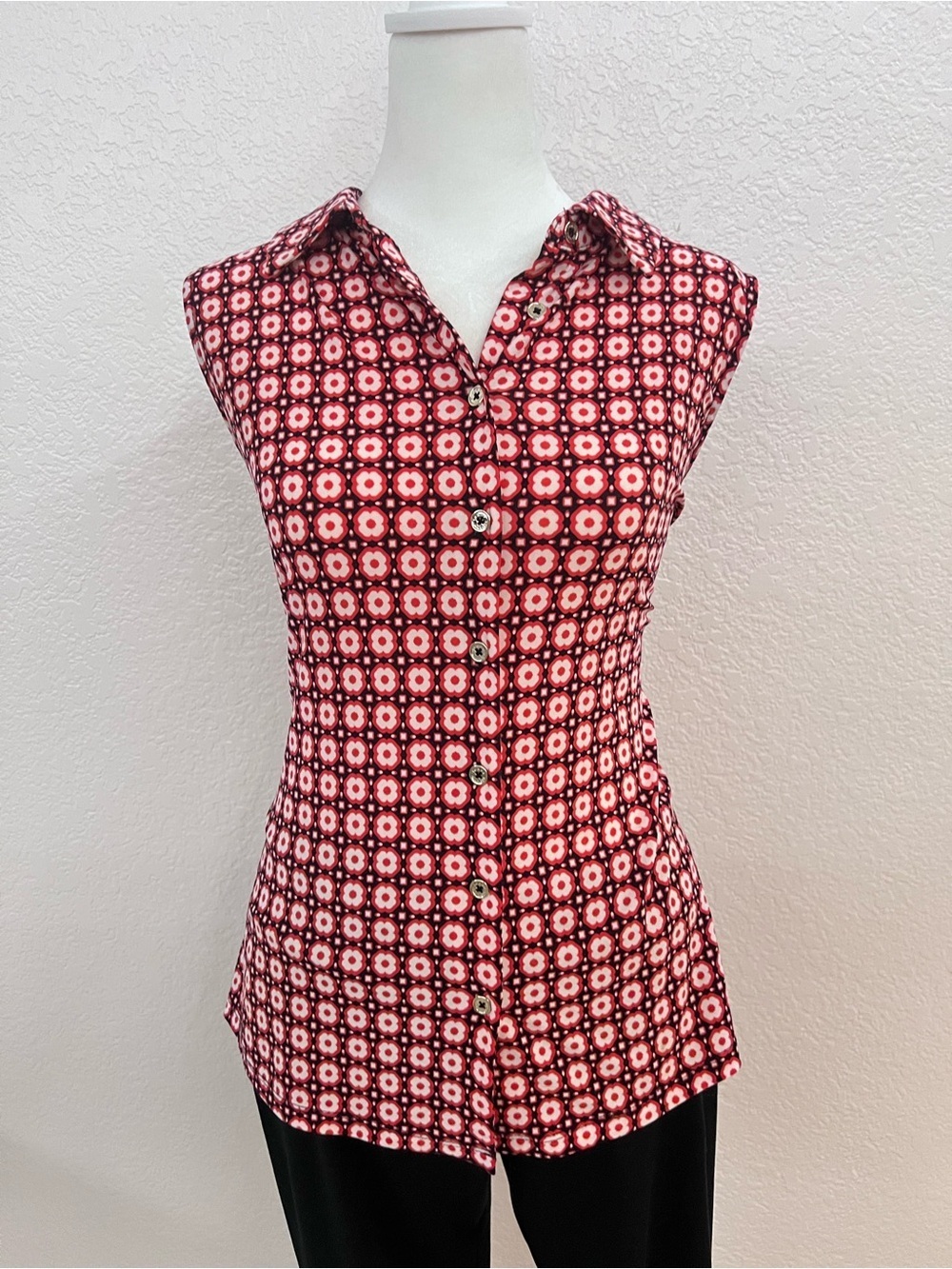 Tommy Hilfiger Geometric Floral Button Front Sleeveless Blouse Top Women’s
